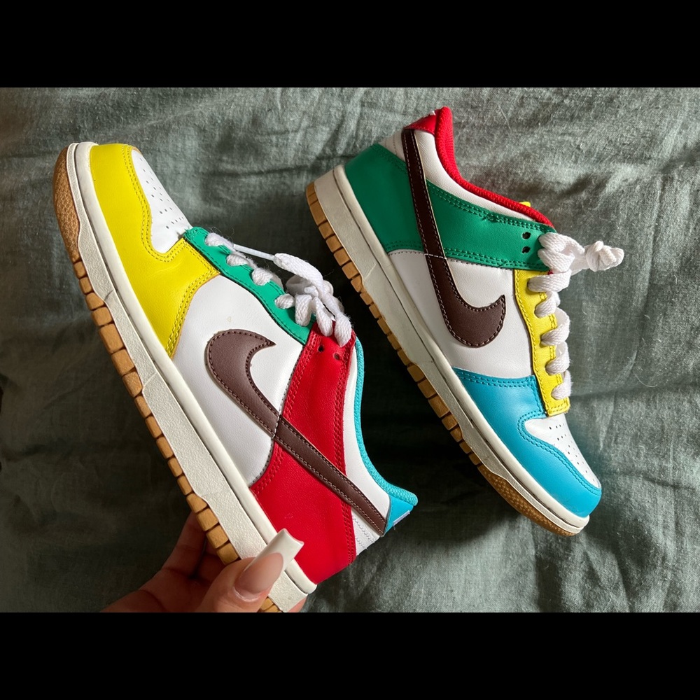 Free 99 White Nike Dunks low